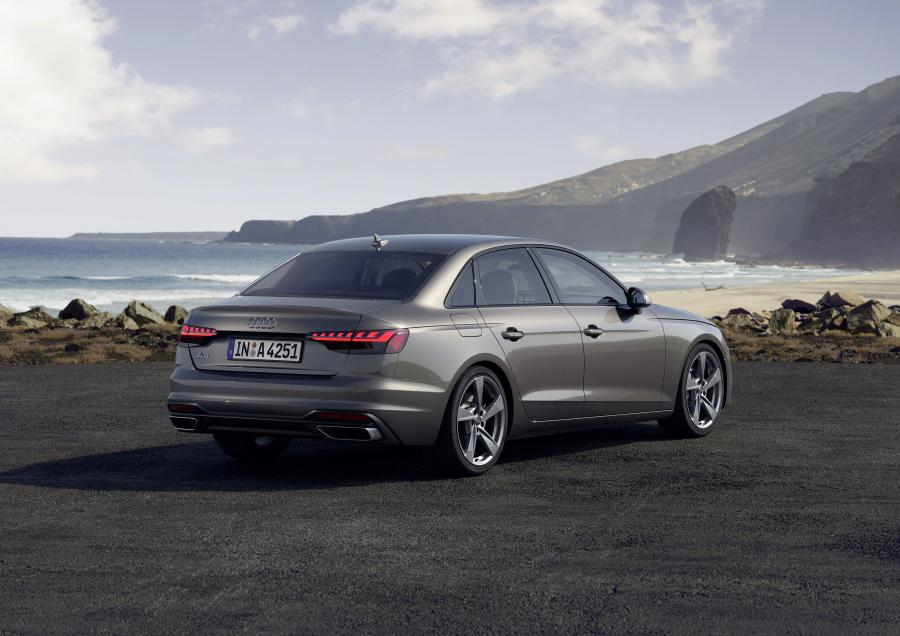  Audi A4 45 TFSI Quattro (B9) 2019 года  (WW) (фото 8 из 15)